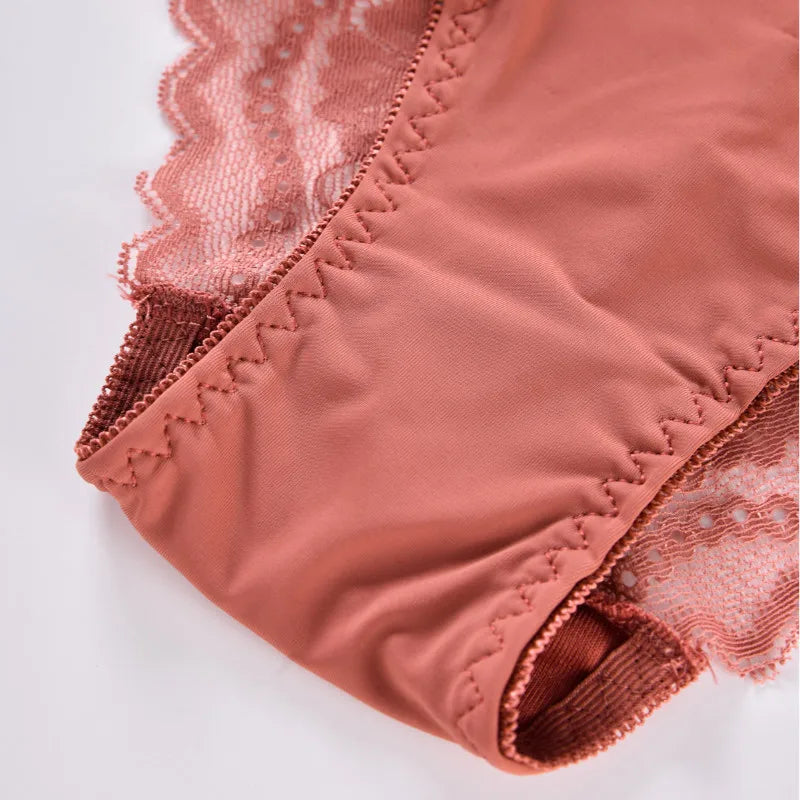 Plus-Size High-Waisted Embroidered Lace Briefs – Comfortable Breathable Underwear
