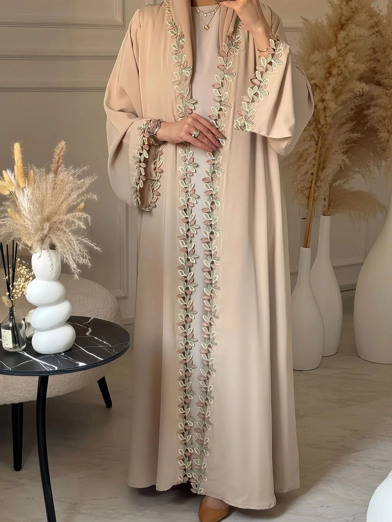 Abaya Beige Élégante Dubaï
