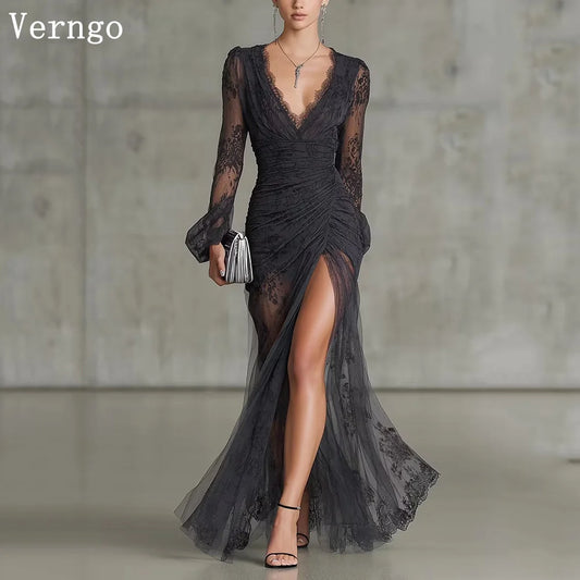 Black Lace V-Neck Evening Dress – Elegant A-Line Mermaid Gown