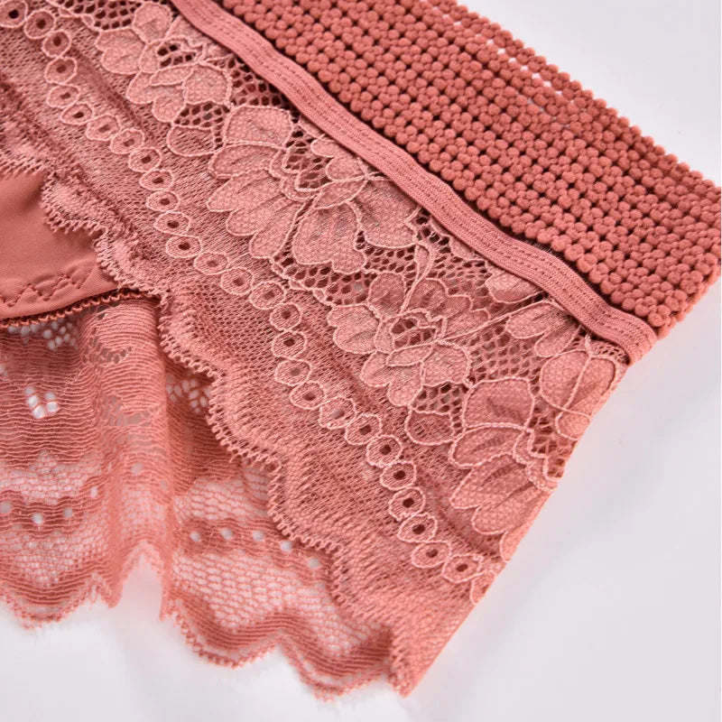 Plus-Size High-Waisted Embroidered Lace Briefs – Comfortable Breathable Underwear