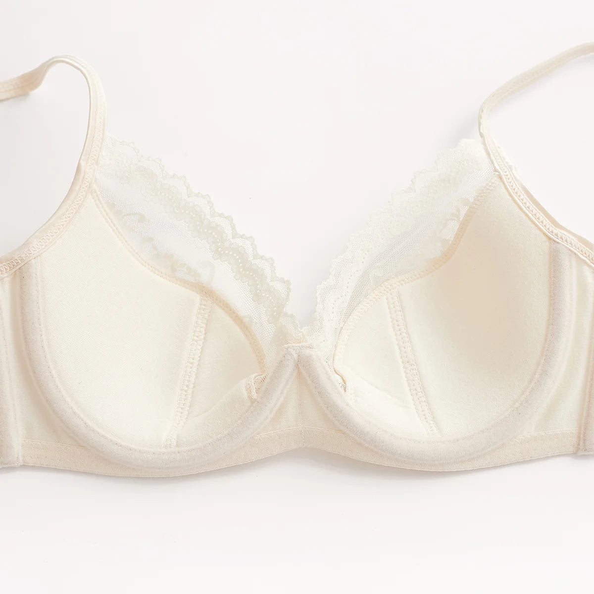 Summer sexy lace embroidered women’s lingerie set, French-style thin cup push-up bra, comfortable and breathable, with matching bra and briefs.