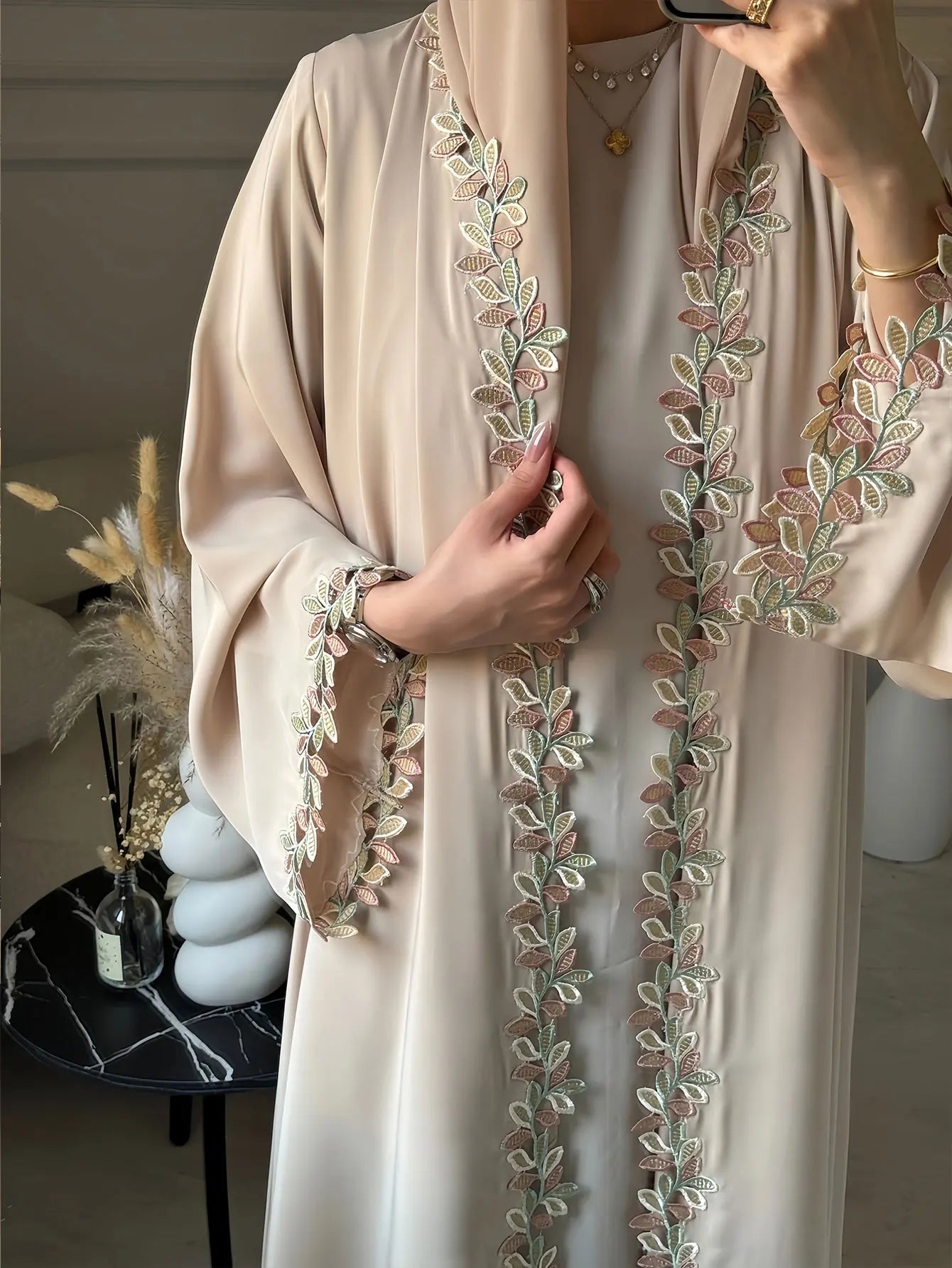 Abaya Beige Élégante Dubaï