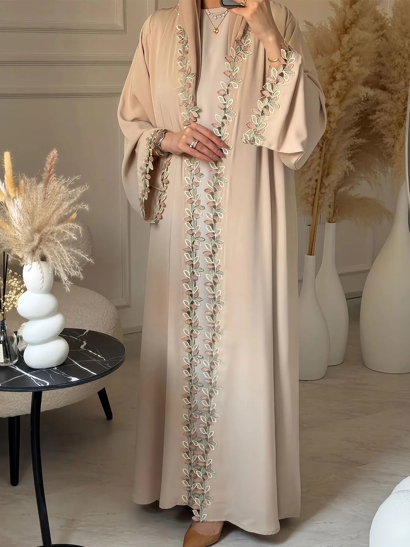 Abaya Beige Élégante Dubaï