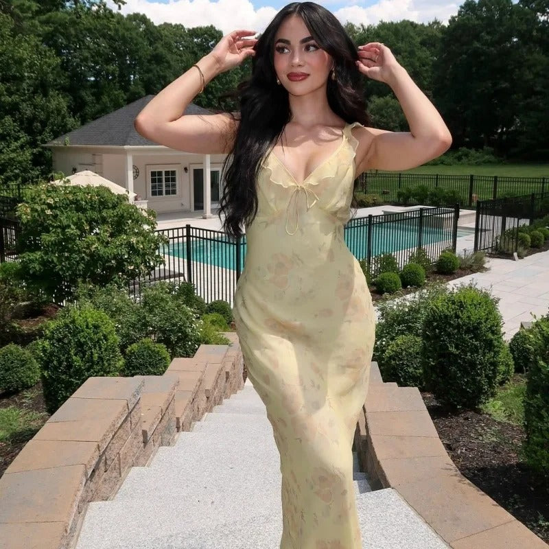 Robe Maxi Fleurie Décolleté Plongeant – Esprit Estival et Charme Féminin