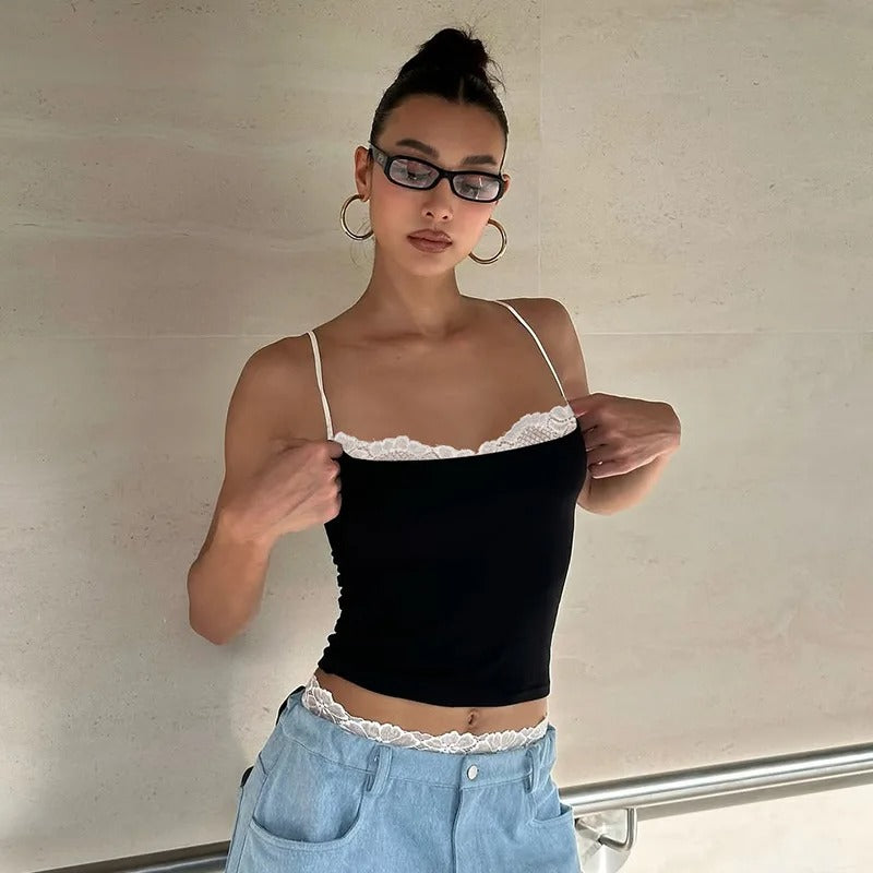 Top Court Dos Nu en Dentelle – Style Estival Chic et Audacieux